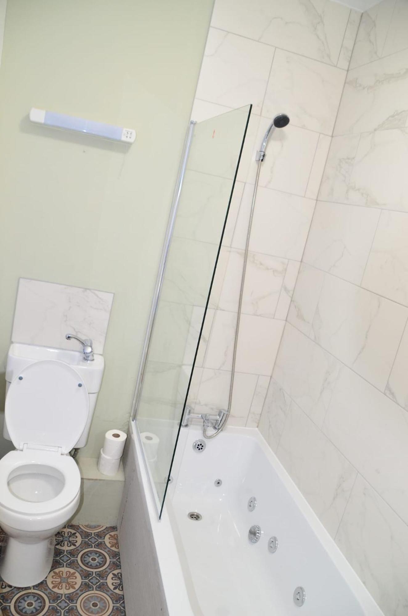 Deluxe Suite with Spa Bath